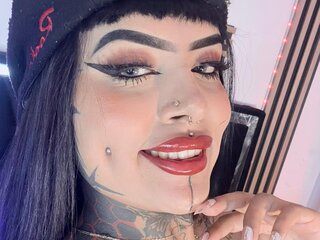 LauriDiamond ass hd show